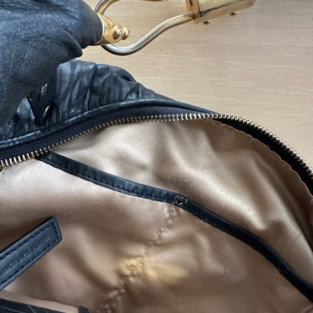 EUC Michael Kors Shoulder Bag - Picture 4 of 6